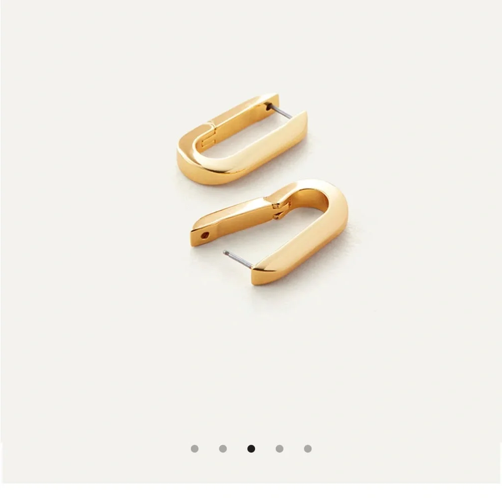 Jenny Bird Gold U-Link Rectangular Hoop Earrings - Picture 3 of 6